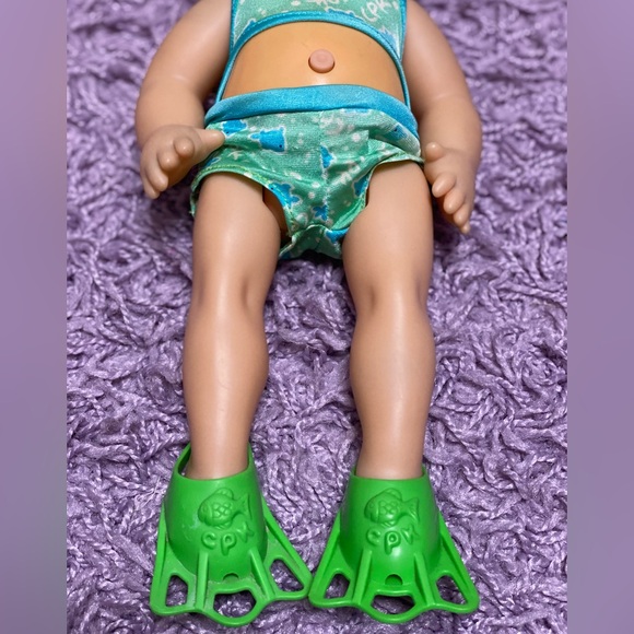 Cabbage patch kids kick and splash doll & boogie board 🏖️ 🌊 🌞 - Picture 5 of 16